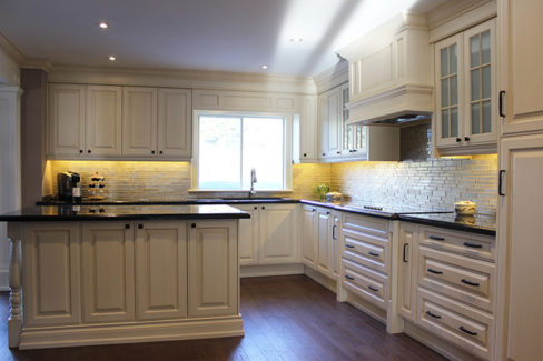  Almond Glazed Classic Kitchen Slow Close Doors And Drawers