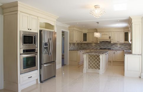  Antique Glazed Kitchen Built In Fridge Oven And Microvawe