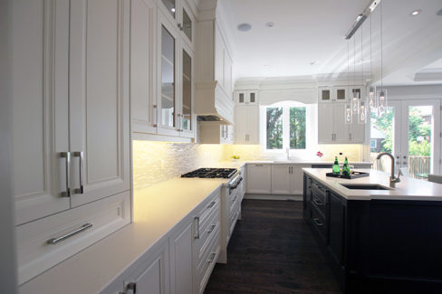 Off white beautiful kitchen designed and built by Joseph kitchen. Pantry on the counter top to maximize the storage space. Under cabinet light. Blum quiet close hinges. Richmond Hill 2015