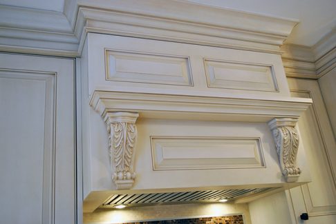  Classic Raised Pannel Painted Kitchen Mantel Hood
