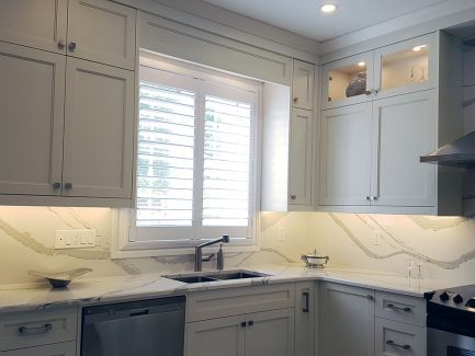 High end kitchen cabinets. Each one of our kitchens is designed specifically for our clients based on their personal taste, their needs and their budget. Kitchen design and built by Joseph Kitchen. 2018