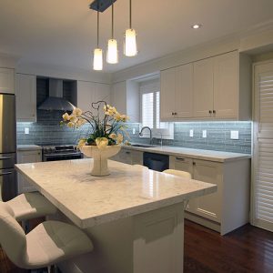   Transitional Paited Kitchen Beautiful Quartz Countertop Toronto