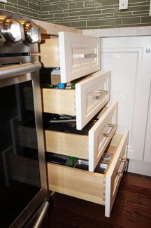   Fully Extendable Drawers. Made Of Canadian Solid Maple Wood Fingerjoint Soft Close Hinges