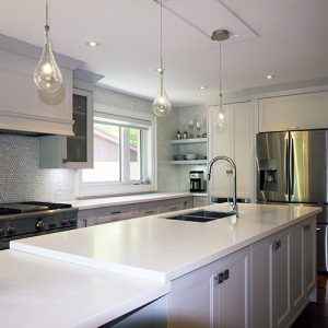  Modern Kitchen White Quartz Counter Top Double Sink Island