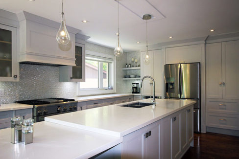   Modern Kitchen White Quartz Counter Top Double Sink Island