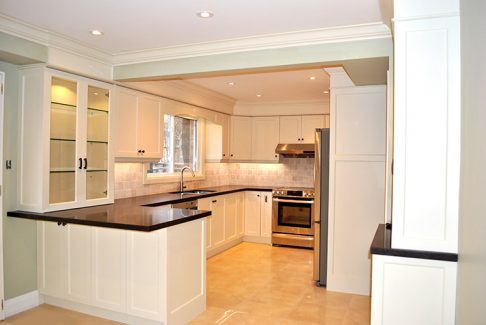   Off White Modern Kitchen