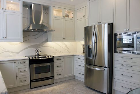 High end kitchen make over. Each one of our kitchens are designed based on our clients personal taste, needs and their budget. Joseph kitchen can take care of all your needs in your kitchen renovation. Kitchen design and built by Joseph Kitchen. 2018