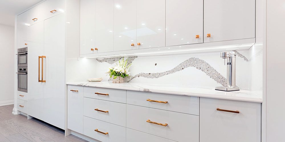 Luxury kitchen with high gloss modern white kitchen cabinets with laser edge banding. Modern kitchen ideas for by Joseph kitchen and bath in GTA Luxury kitchen with high gloss modern white kitchen cabinets with laser edge banding. Modern kitchen ideas for by Joseph kitchen and bath in GTA