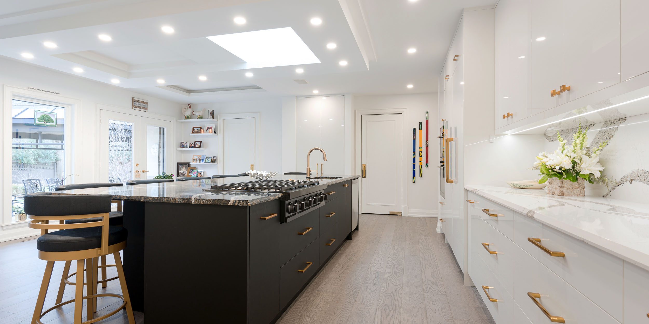 Modern black and white kitchen Toronto designed and builed by JK Modern black and white kitchen Toronto designed and builed by JK