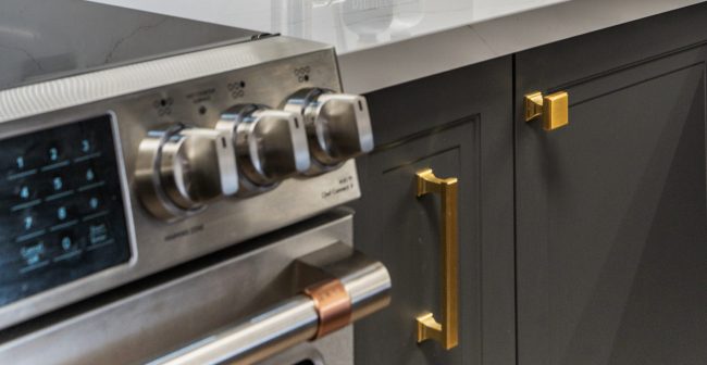 Right knob and handle
