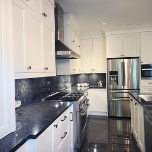 White and black kitchen design. Tarnsitional painted kitchen idea. Kitchen design and built by JK Richmond Hill