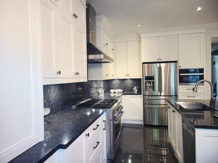 White and black kitchen design. Tarnsitional painted kitchen idea. Kitchen design and built by JK Richmond Hill